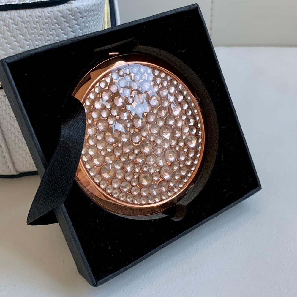 Nordstorm compact mirror
